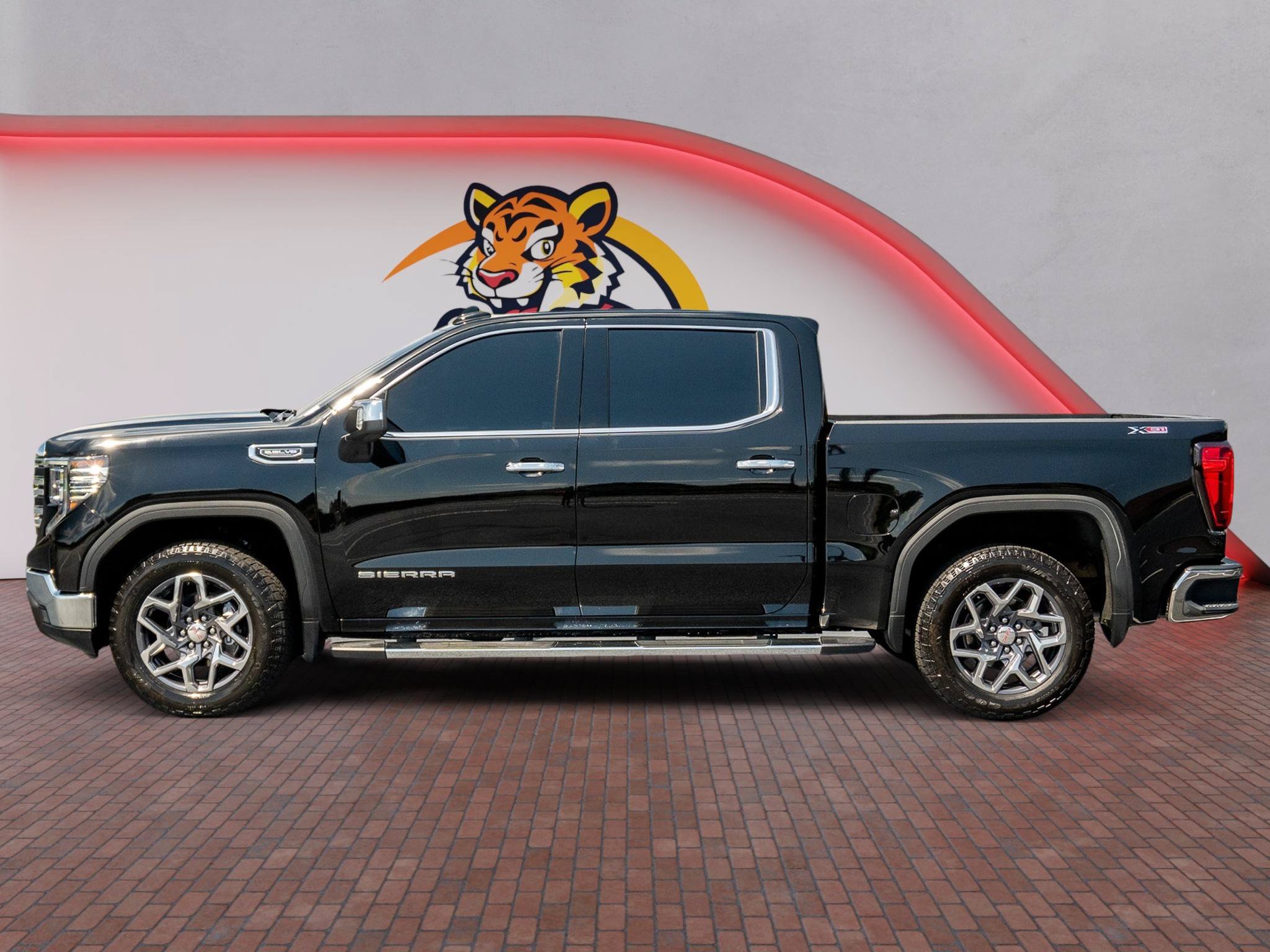 Used 2026 GMC Sierra 1500 SLT w/ SLT Convenience Package AWD/4WD image 9