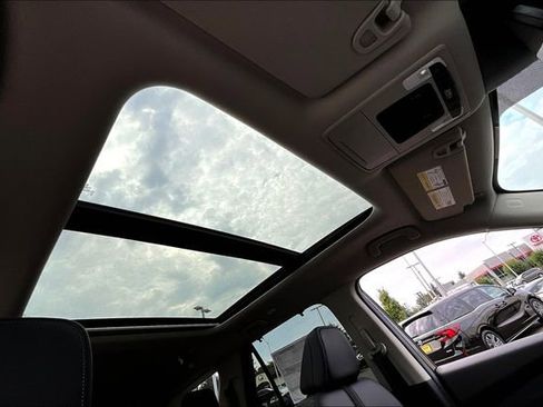 New 2025 Honda Pilot Touring image 28