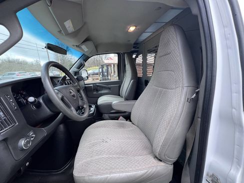 Used 2017 GMC Savana 2500 w/ Door Trim Panel Package image 10