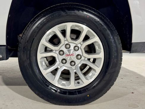 Used 2018 GMC Yukon SLT image 34