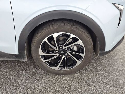 Used 2023 Chevrolet Bolt EUV Premier w/ Sun & Sound Package image 8