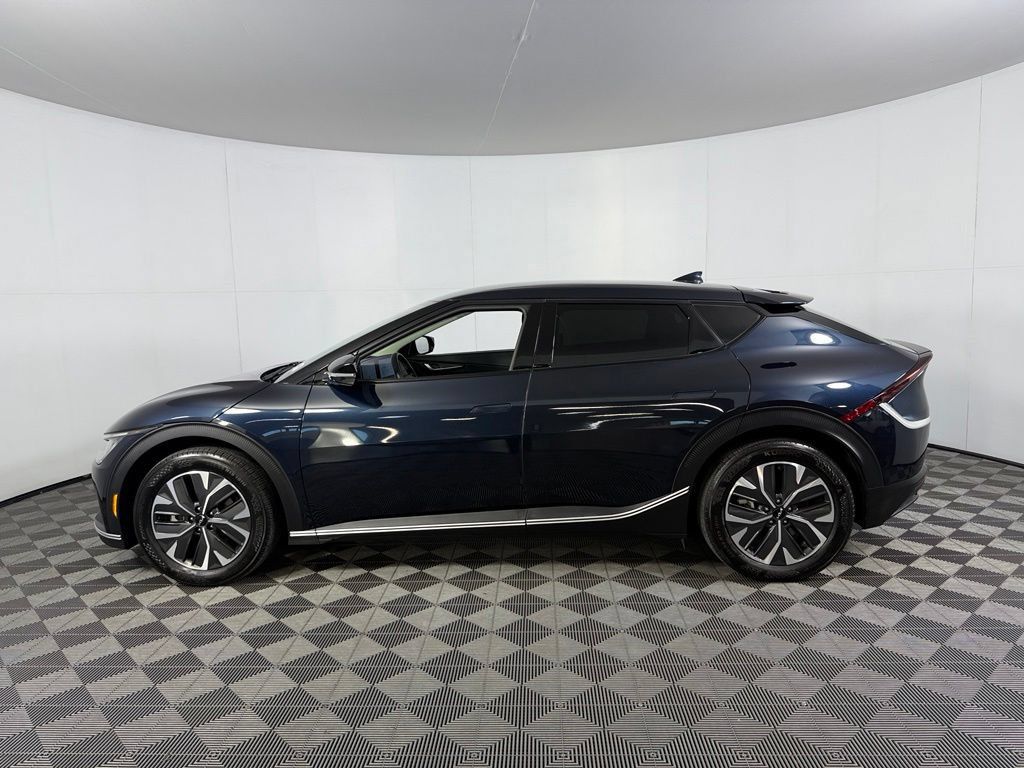 Used 2024 Kia EV6 Light RWD image 9