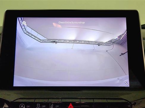 Used 2024 Jeep Compass Latitude image 28