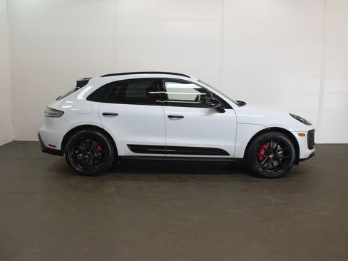 New 2026 Porsche Macan GTS image 9