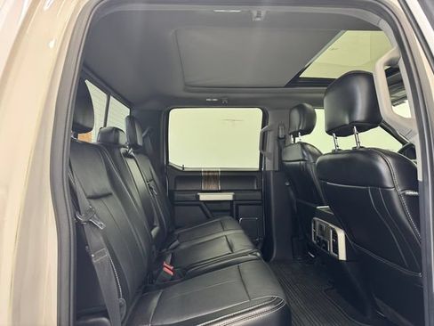 Used 2019 Ford F150 Lariat w/ Equipment Group 502A Luxury AWD/4WD image 20