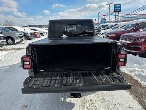 Used 2024 Jeep Gladiator Rubicon w/ Technology Group image 6