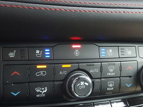 Used 2024 Dodge Durango GT RWD image 19