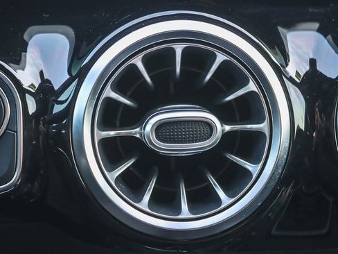 Used 2021 Mercedes-Benz GLA 250 4MATIC image 27