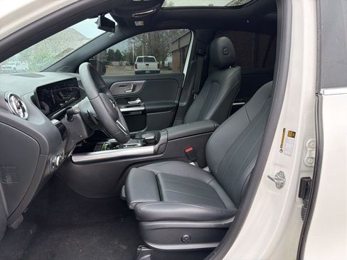 Used 2023 Mercedes-Benz GLA 250 w/ Premium Package image 9