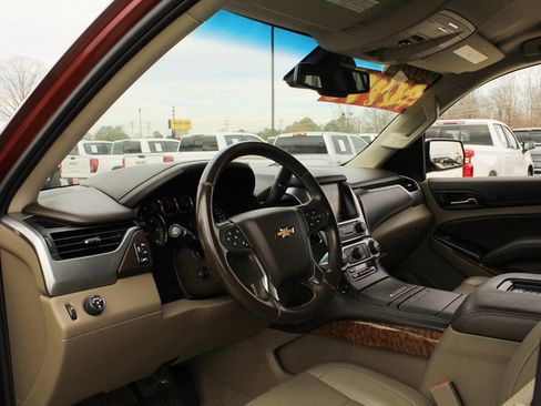 Used 2020 Chevrolet Suburban Premier image 14