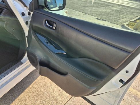 Used 2019 Nissan Leaf SV image 15