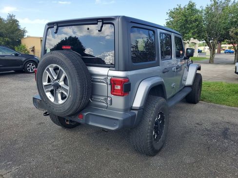 Used 2020 Jeep Wrangler Unlimited Sahara AWD/4WD image 4