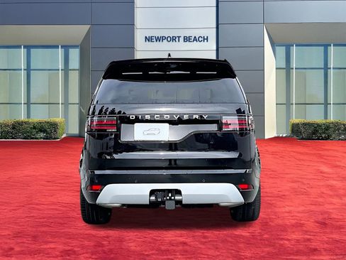 New 2026 Land Rover Discovery Limited Edition image 5