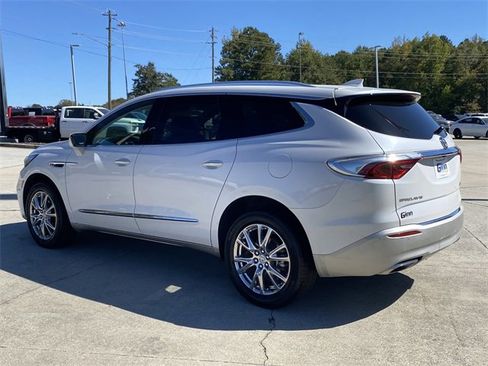 Used 2023 Buick Enclave Essence w/ Experience Buick Package image 3