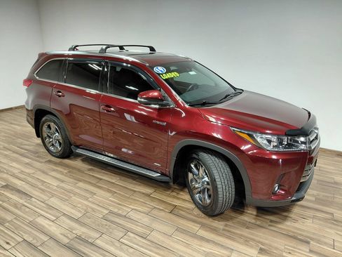 Used 2019 Toyota Highlander Limited Platinum AWD/4WD image 28