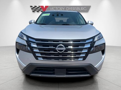 Used 2024 Nissan Rogue SV AWD/4WD image 9
