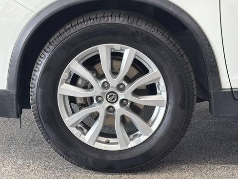 Used 2018 Nissan Rogue SV FWD image 24