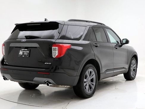 Used 2023 Ford Explorer XLT w/ Equipment Group 202A AWD/4WD image 8