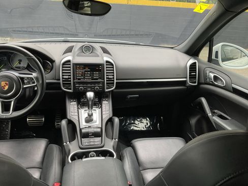 Used 2016 Porsche Cayenne S AWD/4WD image 17