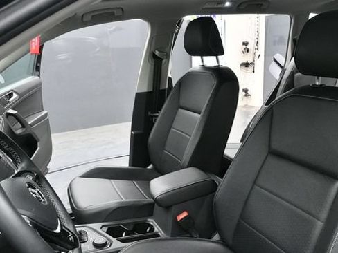 Used 2021 Volkswagen Tiguan SE AWD/4WD image 24