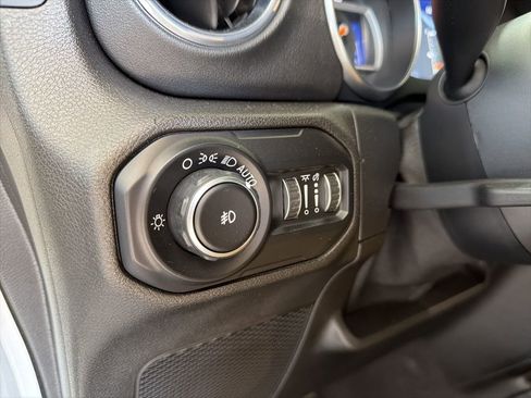 Used 2019 Jeep Wrangler Unlimited Sahara image 62