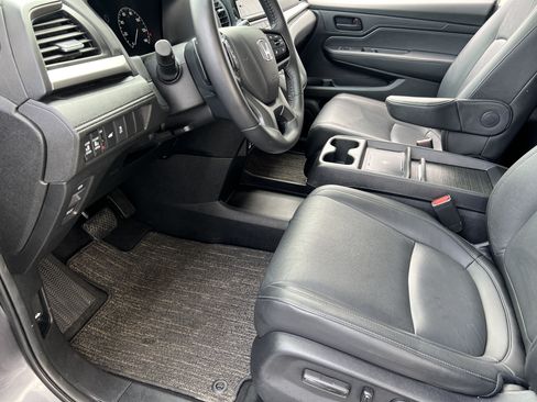 Used 2025 Honda Odyssey EX-L image 13