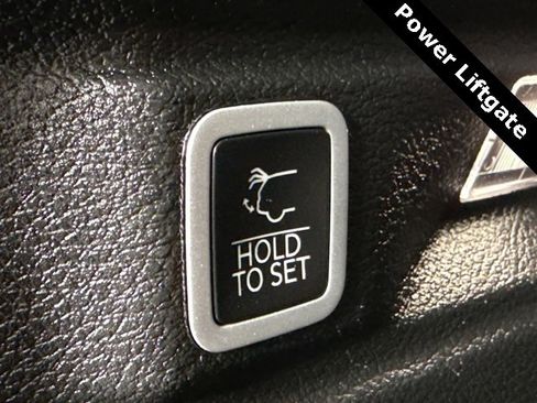 Used 2024 Jeep Grand Cherokee L Limited w/ Luxury Tech Group II image 18