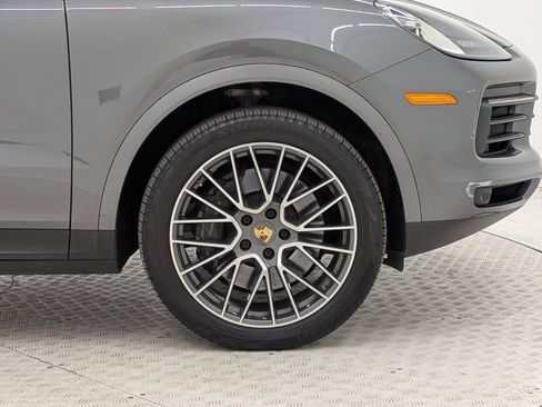 Used 2021 Porsche Cayenne image 12
