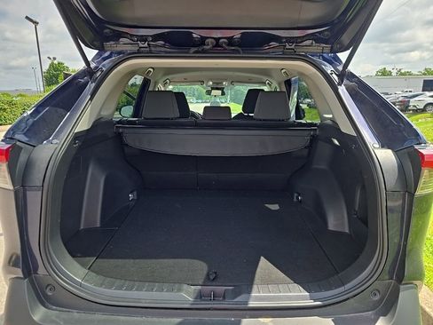 Used 2025 Toyota RAV4 XLE AWD/4WD image 10