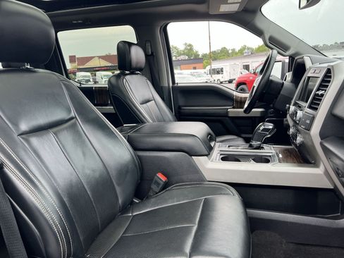 Used 2019 Ford F150 Lariat w/ Equipment Group 502A Luxury AWD/4WD image 27