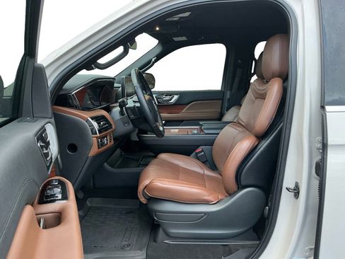 Certified 2024 Lincoln Navigator L Reserve image 14