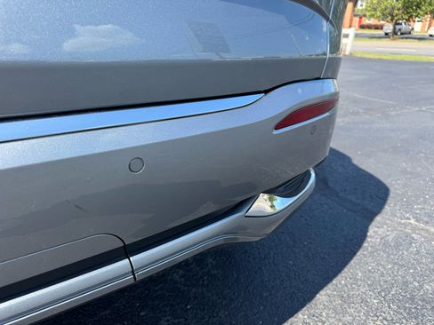 Used 2023 Buick Enclave Avenir w/ Avenir Technology Package image 8