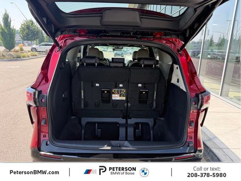 Used 2026 Toyota Sienna Platinum AWD/4WD image 9