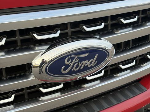 Used 2024 Ford F350 Platinum image 9