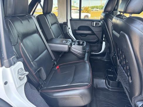 Used 2018 Jeep Wrangler Unlimited Rubicon AWD/4WD image 14