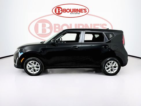Used 2025 Kia Soul LX FWD image 5