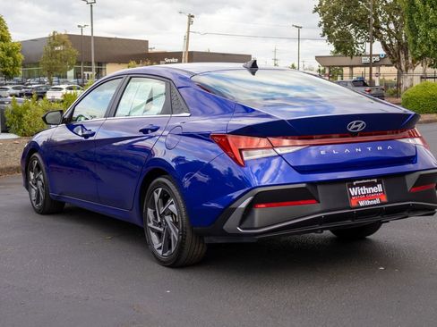 Certified 2024 Hyundai Elantra SEL w/ Convenience Package FWD image 9