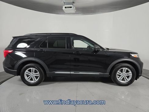 Used 2022 Ford Explorer XLT w/ Equipment Group 202A AWD/4WD image 9