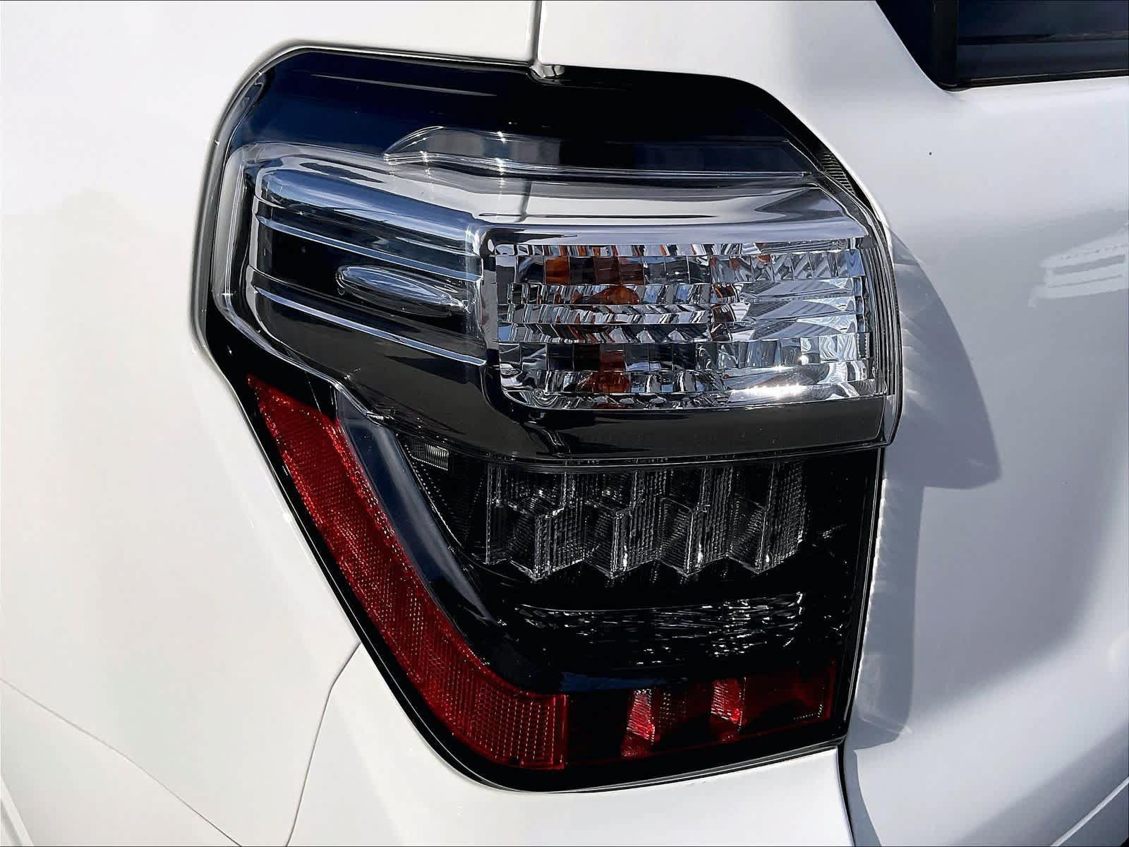 Used 2023 Toyota 4Runner SR5 Premium w/ SR5 Premium Package AWD/4WD image 31