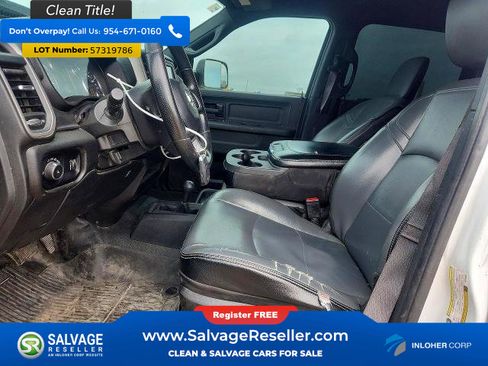 Used 2022 RAM 2500 Tradesman w/ Chrome Appearance Group AWD/4WD image 9