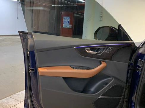 Used 2021 Audi Q8 Prestige w/ Prestige Package image 14