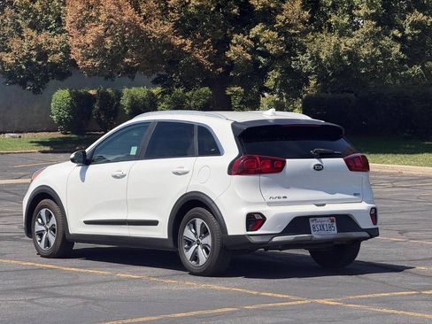 Used 2020 Kia Niro LX FWD image 3