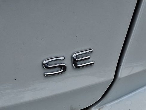 New 2026 Volkswagen Jetta SE FWD image 18
