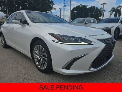 Certified 2020 Lexus ES 300h Ultra Luxury w/ Accessory Package 2
