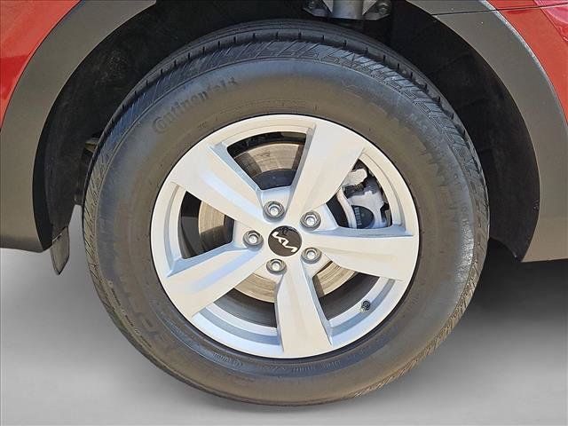Used 2025 Kia Sorento LX FWD image 24
