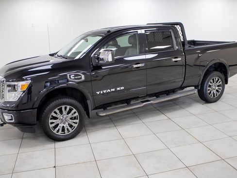 Used 2016 Nissan Titan Platinum Reserve image 4