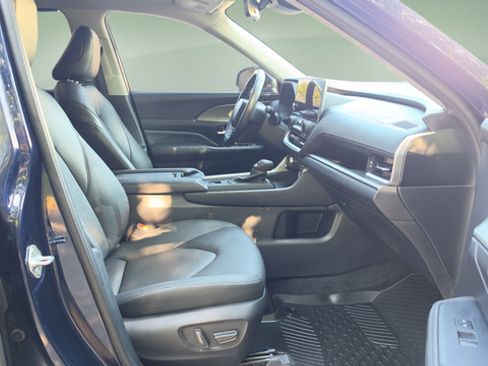 Used 2024 Toyota Grand Highlander AWD image 28