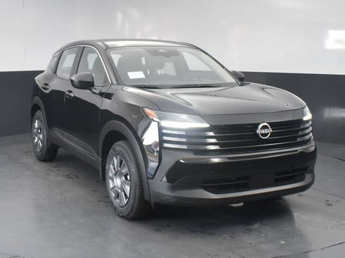 Used 2025 Nissan Kicks S AWD/4WD image 2