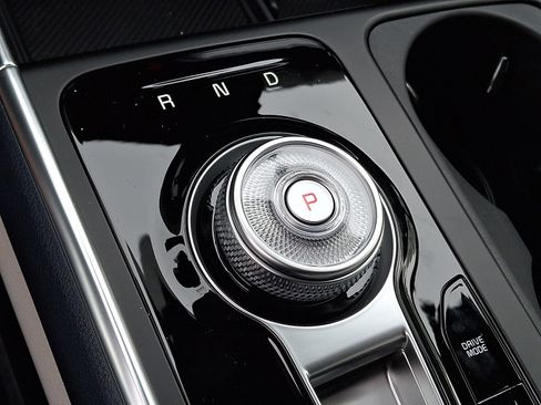 New 2026 Kia Carnival EX FWD image 7