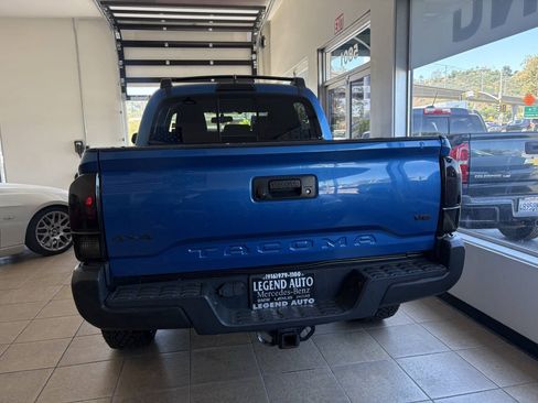 Used 2017 Toyota Tacoma TRD Sport w/ Tow Package (A/T) AWD/4WD image 5